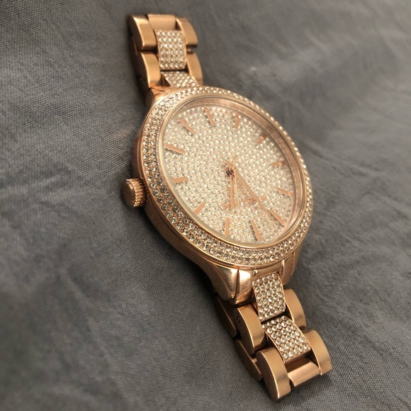 Michael kors rose gold diamond watch - Picture 5 of 6